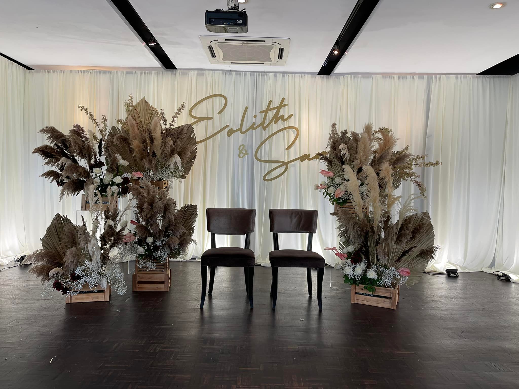 Wintergreen Flower PLT | WEDDINGS - Eliot & Sam
