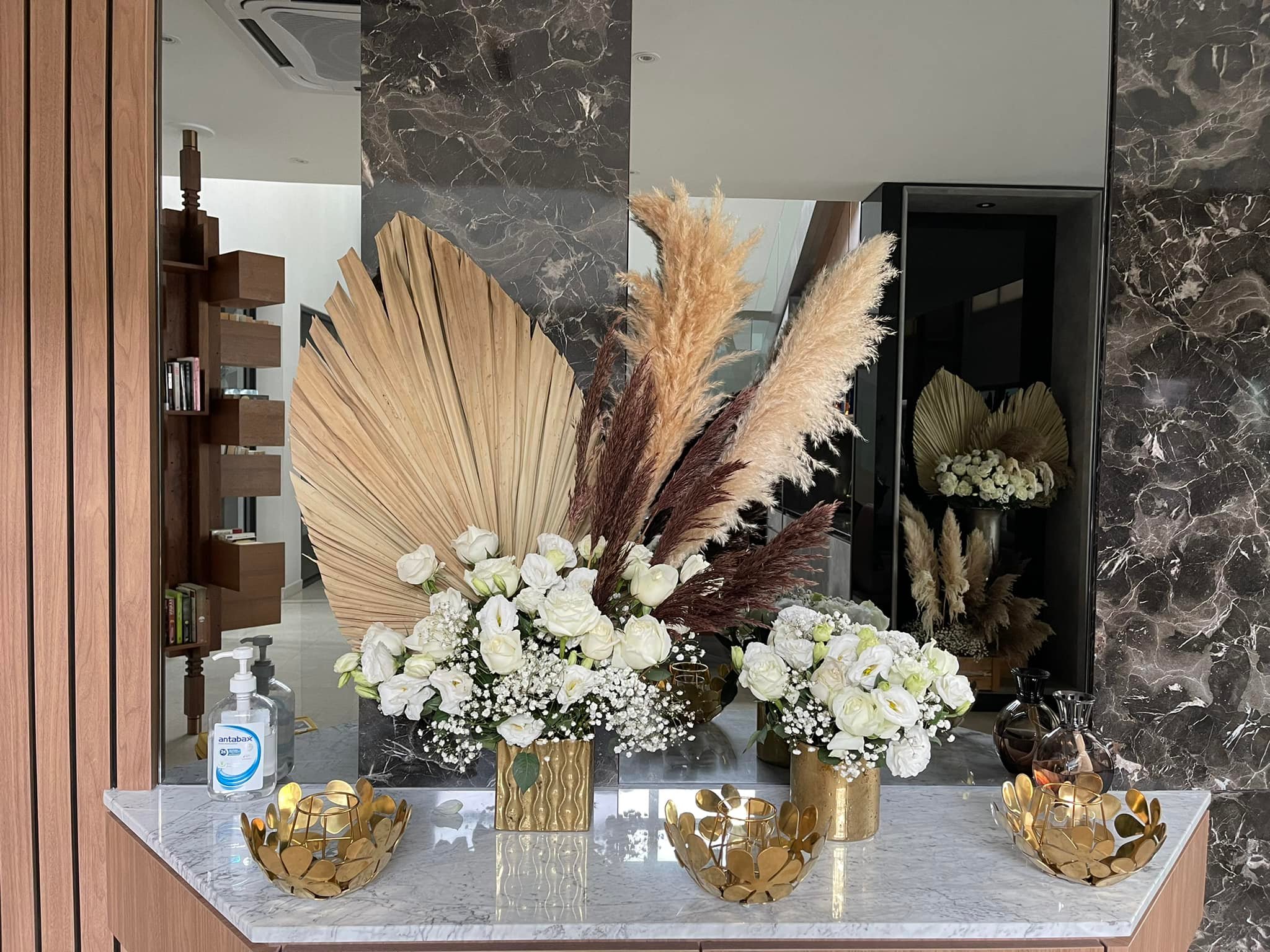 Wintergreen Flower PLT | WEDDINGS - Eliot & Sam