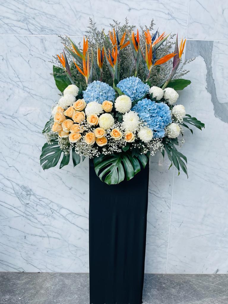 Wintergreen Flower PLT | FLOWER ARRANGEMENT - Sympathy Stands