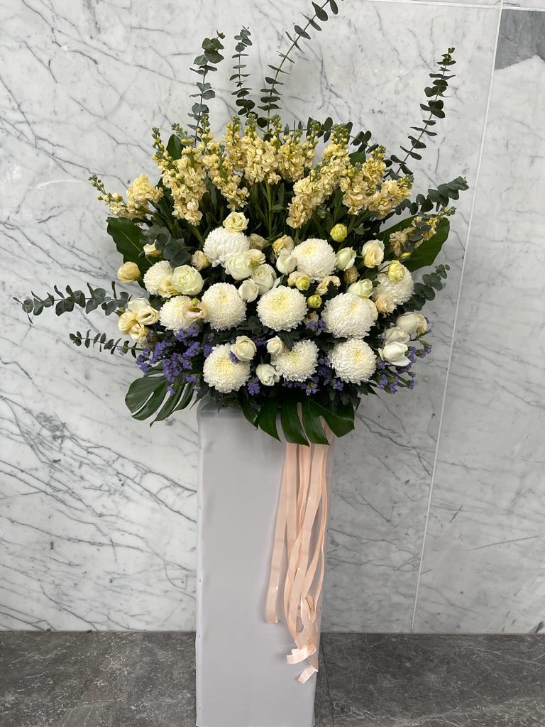 Wintergreen Flower PLT | FLOWER ARRANGEMENT - Sympathy Stands