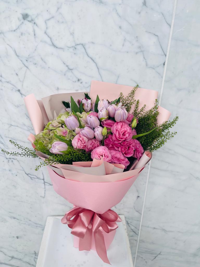Wintergreen Flower PLT | FLOWER ARRANGEMENT - Hand Bouquet