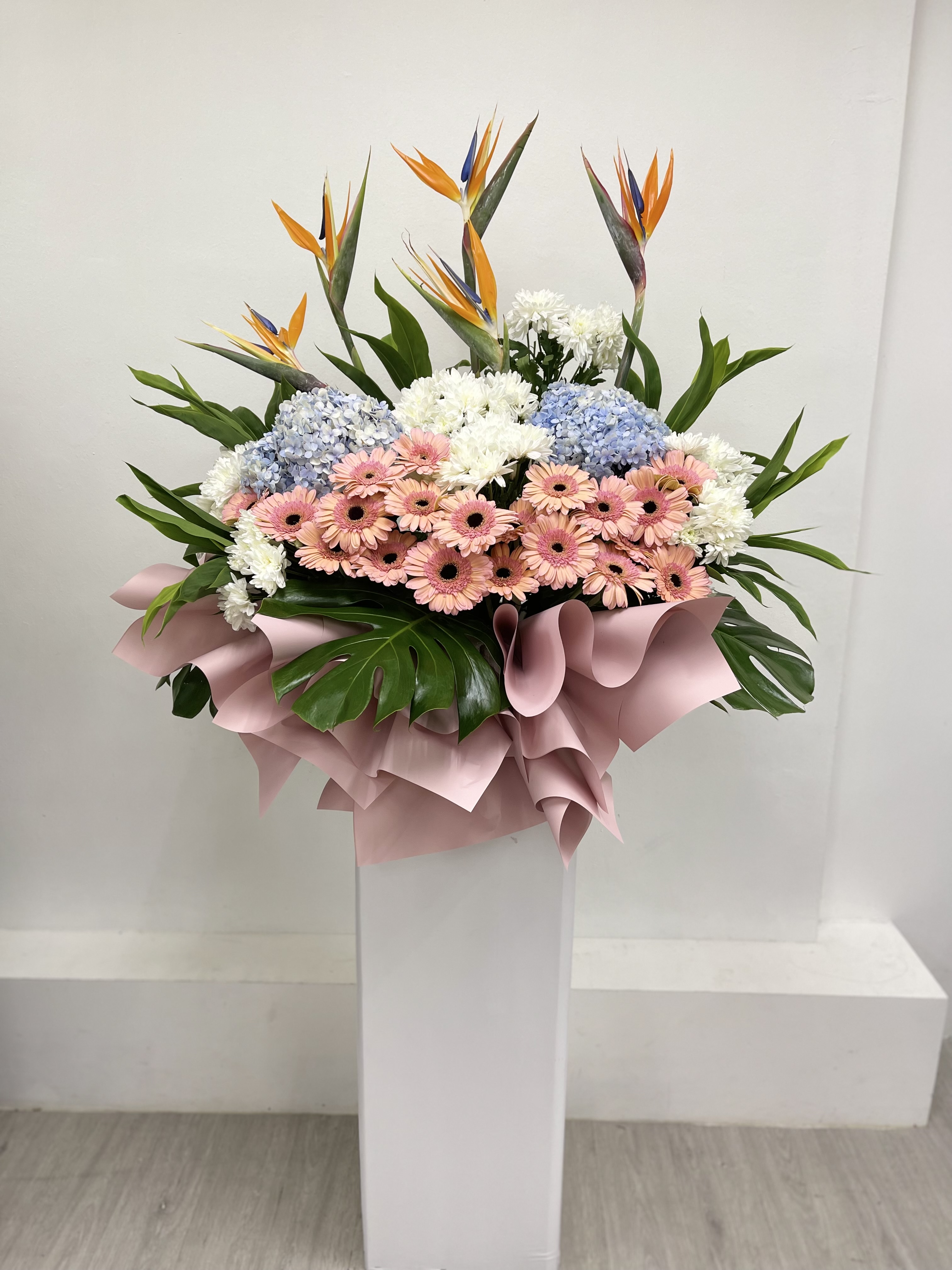 Wintergreen Flower PLT | FLOWER ARRANGEMENT - Sympathy Stands